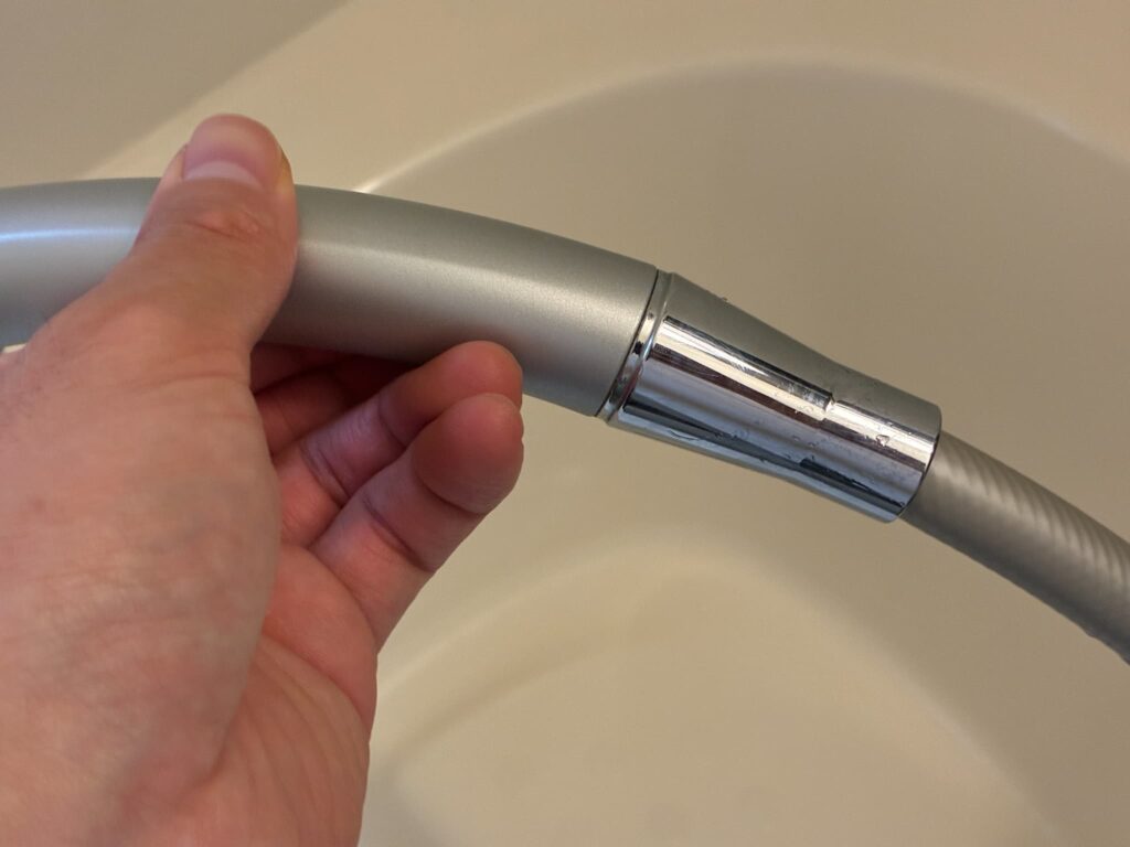 シャワーヘッドのひび割れ交換完了