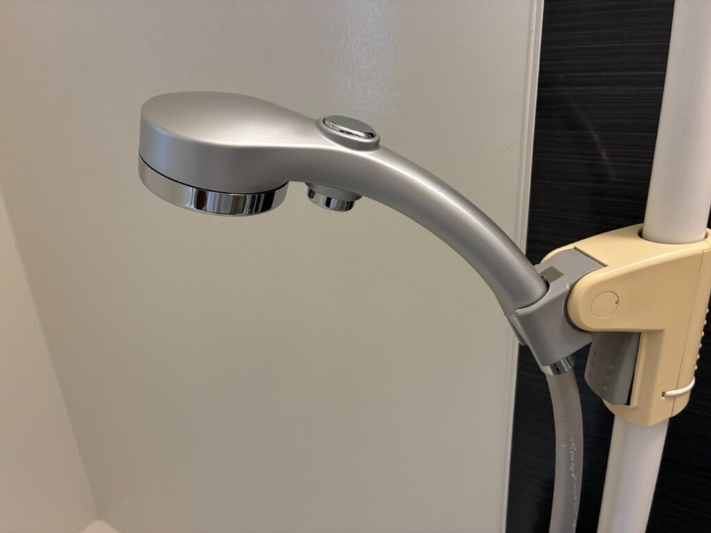 シャワーヘッドのひび割れ交換完了