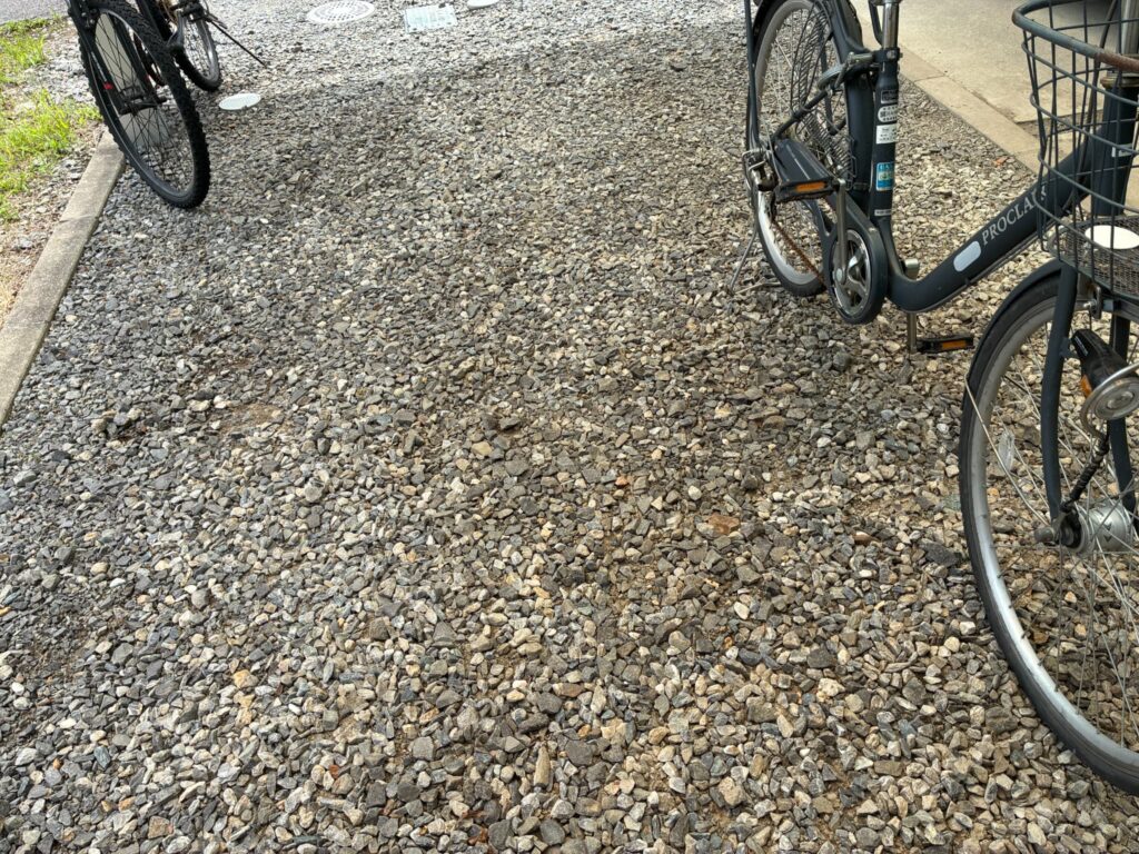 駐車場全体に猫の忌避剤をまいた